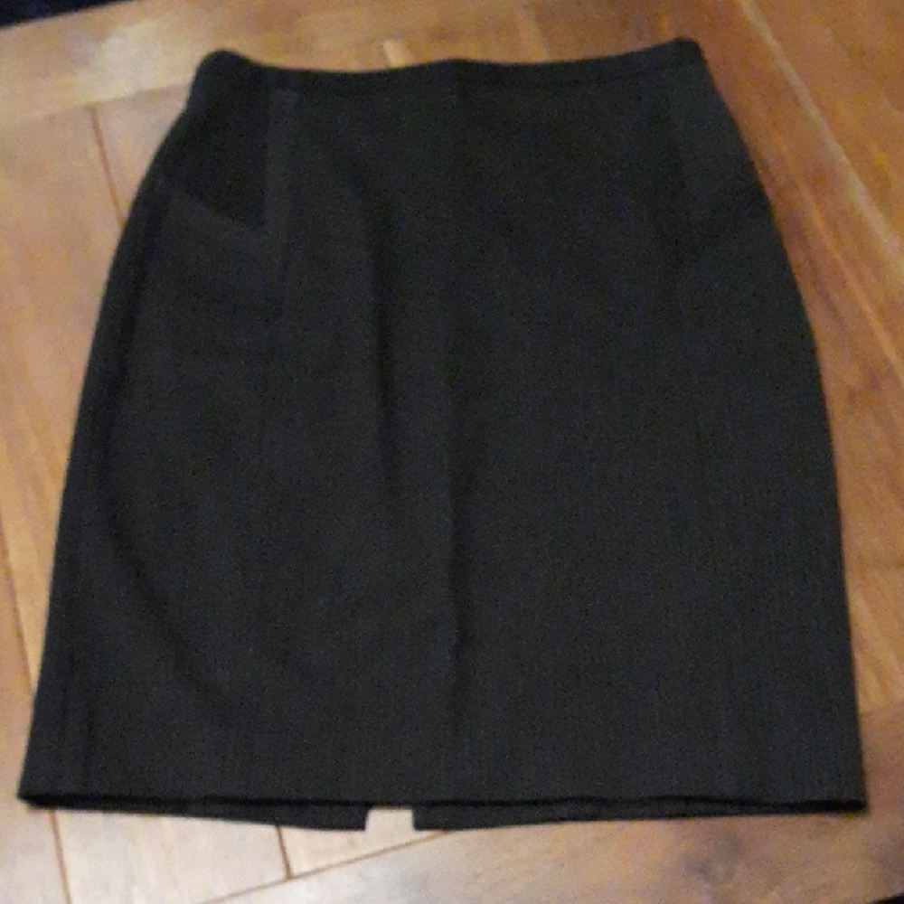 Fab Black Pencil Skirt, Suit Pinstripes And Awesome Waist Detail, Sz 2, Express
